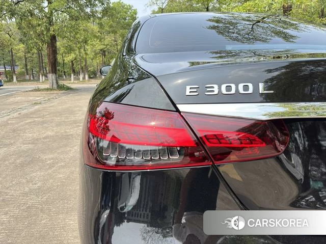 Mercedes-Benz E-class id 4277124 из Китая 16