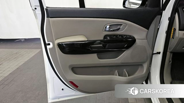 Kia The New Carnival id 4402978 из Кореи 16