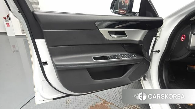 Jaguar XF (X260) id 4596098 из Кореи 16