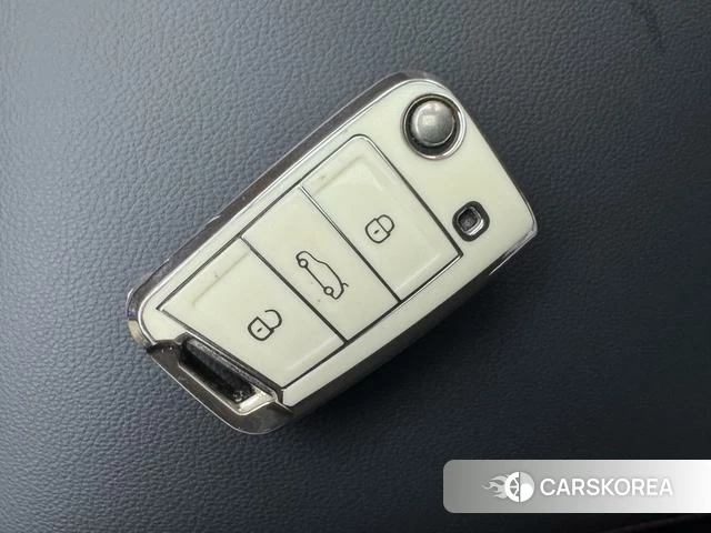 Volkswagen Tiguan L id 4258580 из Китая 16