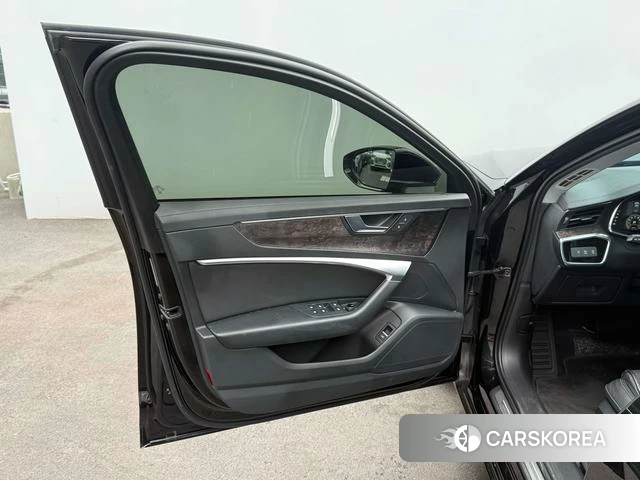 Audi A6L id 4349026 из Китая 16