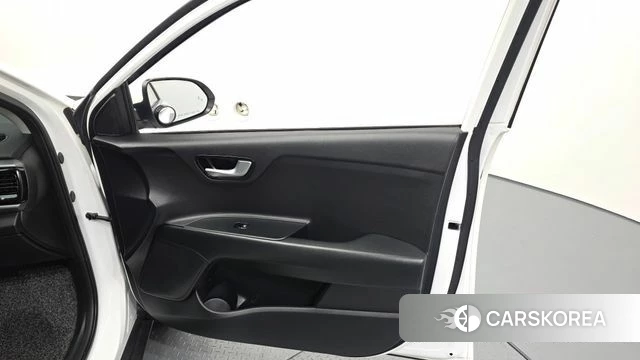 Kia Stonic id 4251150 из Кореи 16