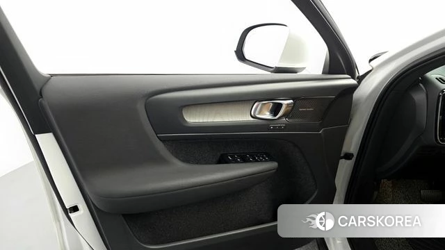 Volvo XC40 id 4389184 из Кореи 16