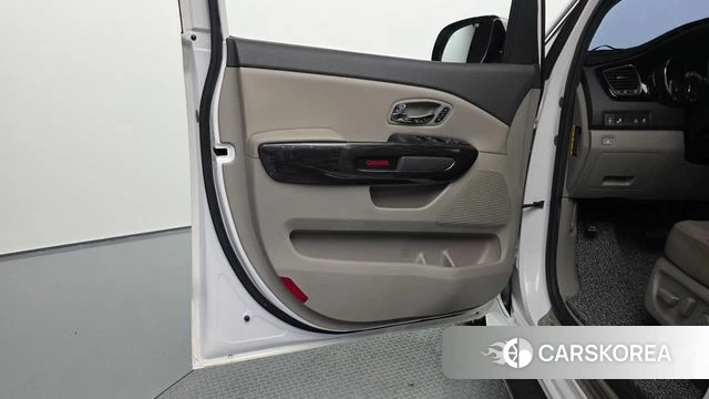 Kia All New Carnival id 4596387 из Кореи 16