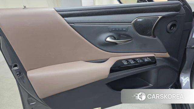 Lexus ES300h 7th generation id 4349737 из Кореи 16