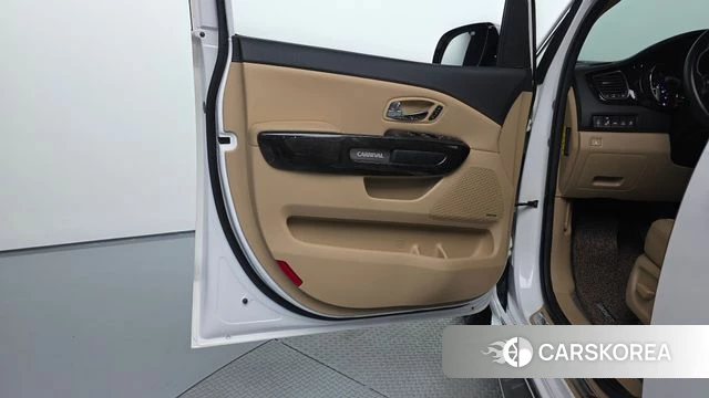 Kia The New Carnival id 4873221 из Кореи 16