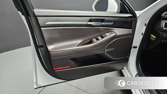 Genesis G90 id 4195885 из Кореи 16