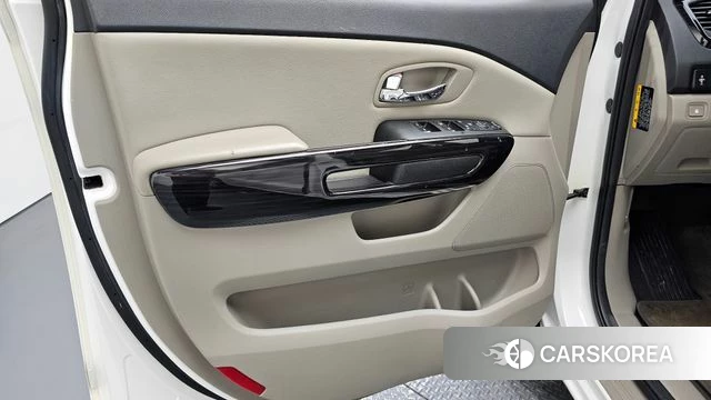 Kia The New Carnival id 4476969 из Кореи 16