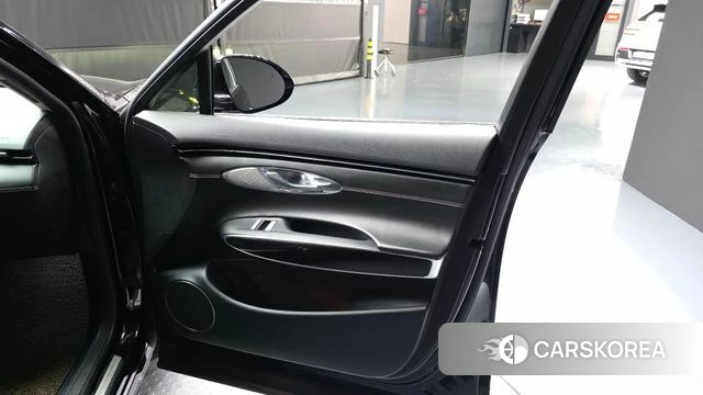 Genesis GV70 id 4201924 из Кореи 16