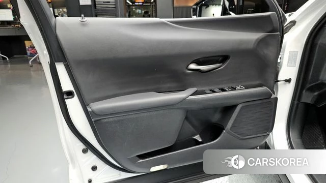 Lexus UX250h id 4322424 из Кореи 16