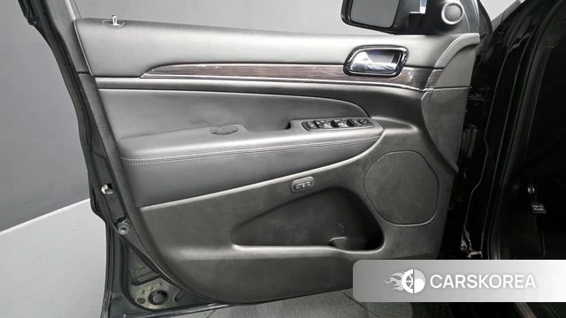 Jeep Grand Cherokee id 4424539 из Кореи 16