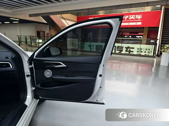 BMW 1 series id 4277143 из Китая 16