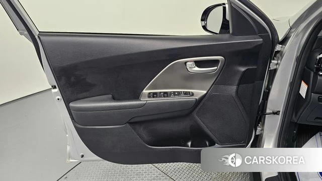 Kia Niro Plus id 4676099 из Кореи 16