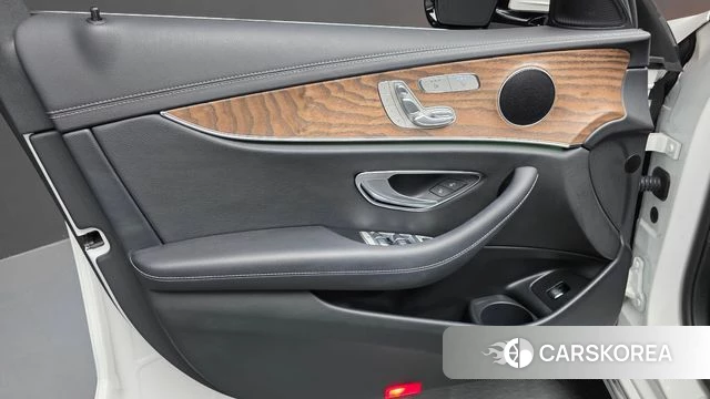 Mercedes-Benz E-Class W213 id 4443898 из Кореи 16