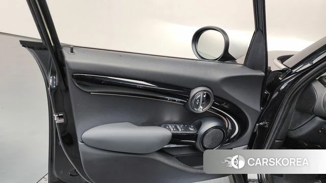 Mini Cooper id 4303007 из Кореи 16