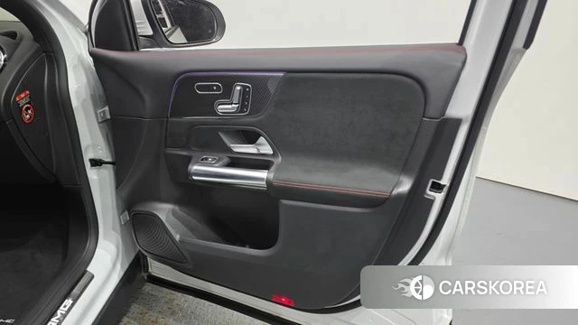 Mercedes-Benz GLA - Class H247 id 4495352 из Кореи 16