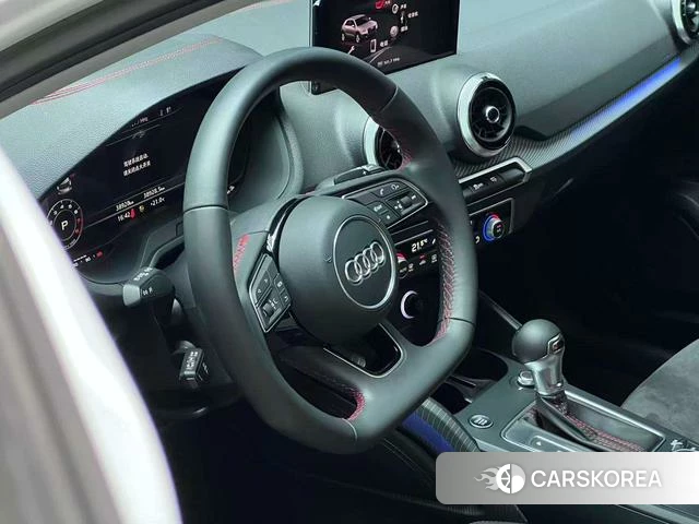 Audi Q2L id 4213979 из Китая 16
