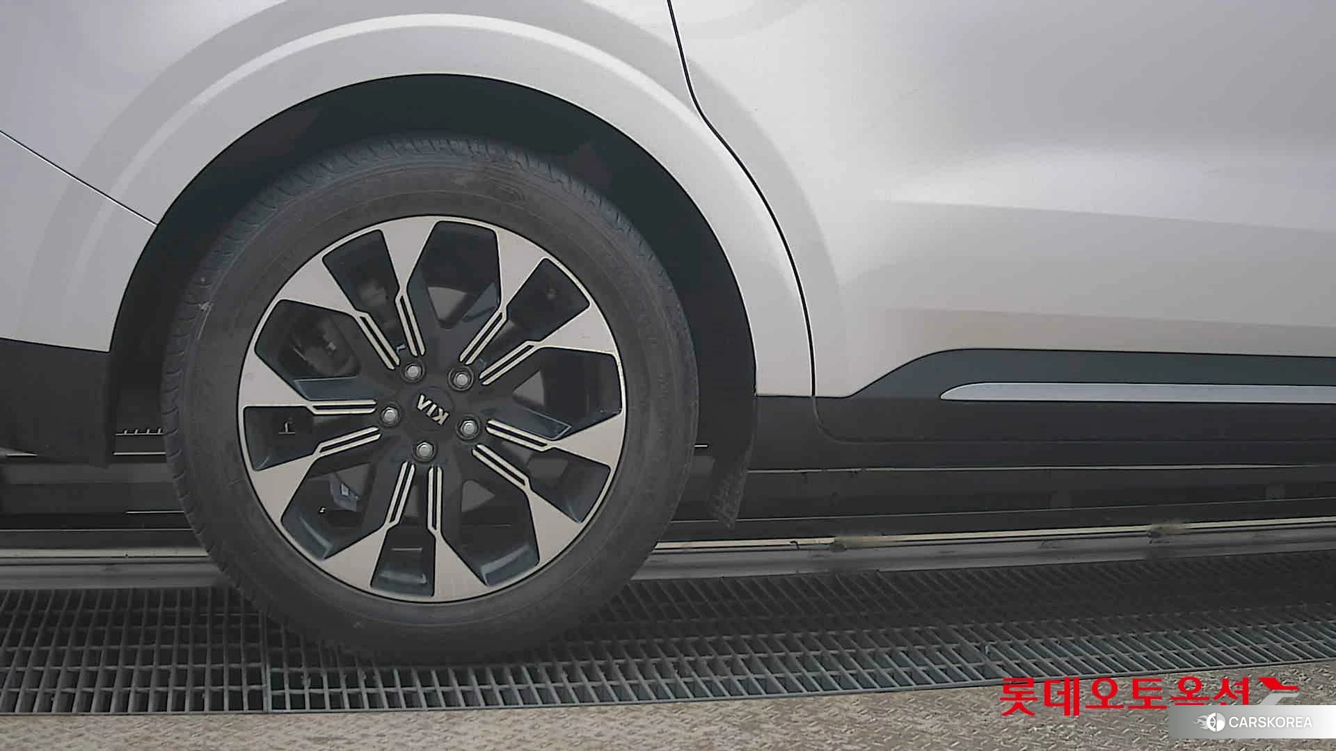 Kia Carnival id 3875736 из Кореи 16