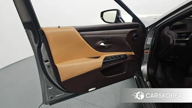 Lexus ES300h 7th generation id 4383357 из Кореи 16