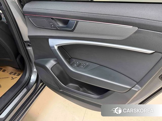 Audi A6L id 4271282 из Китая 16