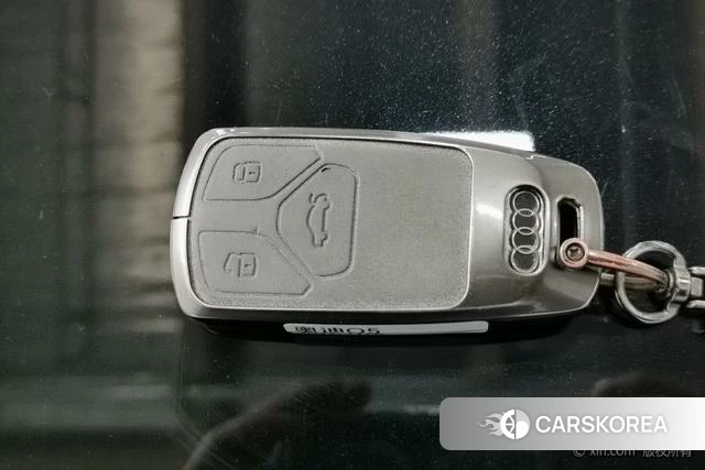 Audi Q5L id 4279257 из Китая 16