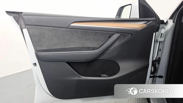 Tesla Model Y id 4847925 из Кореи 16
