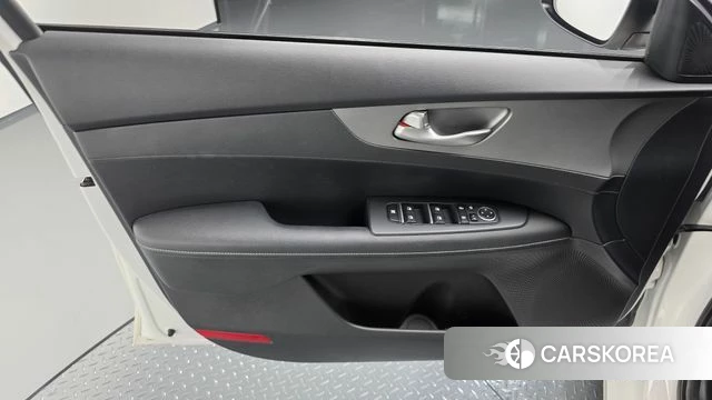 Kia Come New K3 id 4609926 из Кореи 16