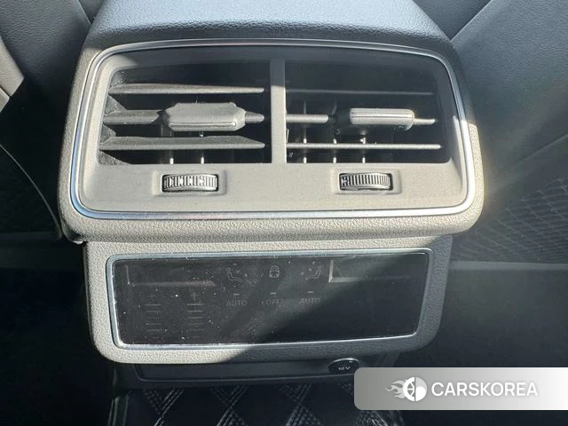 Audi A6L id 4307000 из Китая 16