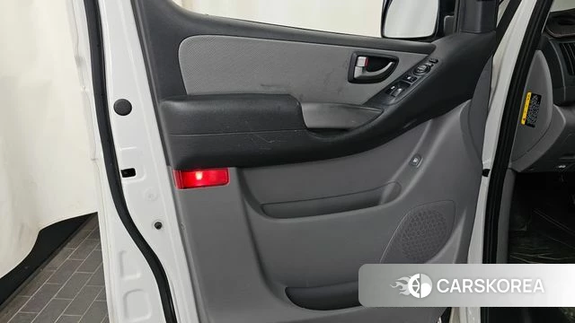 Hyundai The New Grand Starex id 4557940 из Кореи 16