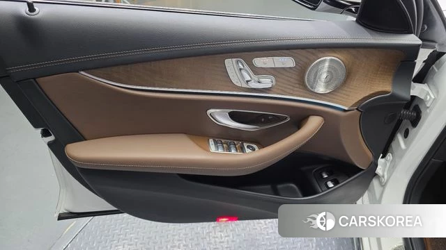 Mercedes-Benz E-Class W213 id 4283609 из Кореи 16