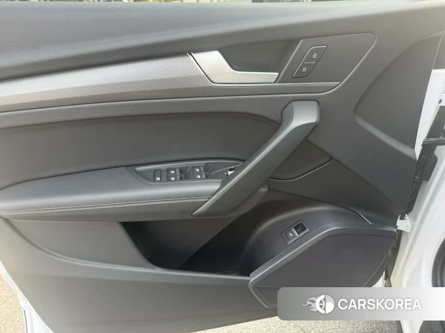 Audi Q5L id 4275728 из Китая 16