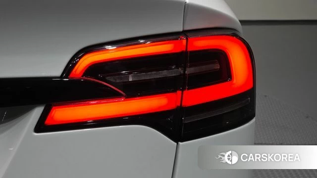 Tesla Model X id 4854338 из Кореи 16