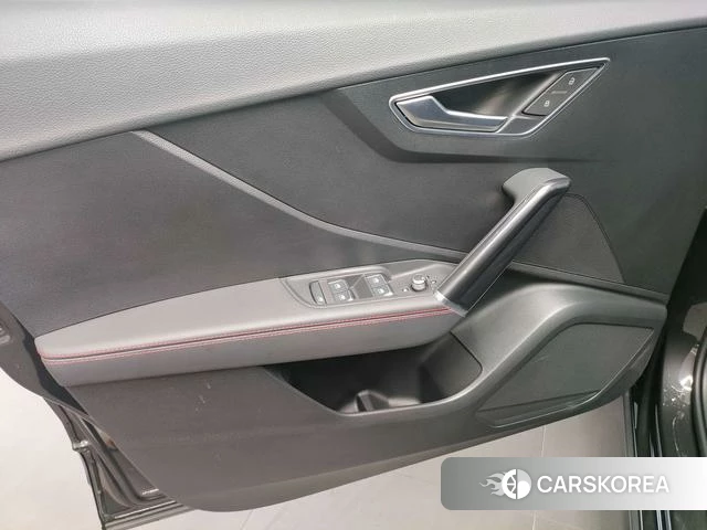 Audi Q2L id 4261532 из Китая 16