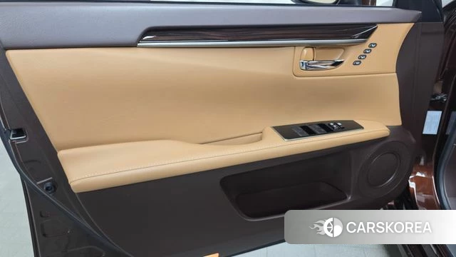 Lexus New ES300h id 4251292 из Кореи 16