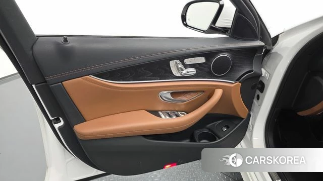 Mercedes-Benz E-Class W213 id 4470256 из Кореи 16