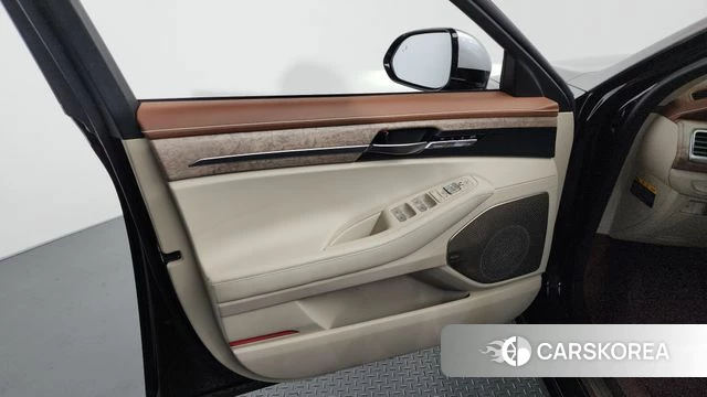 Genesis G90 id 4284903 из Кореи 16