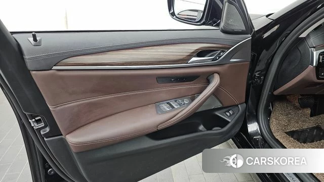 BMW 5 Series (G30) id 4444265 из Кореи 16
