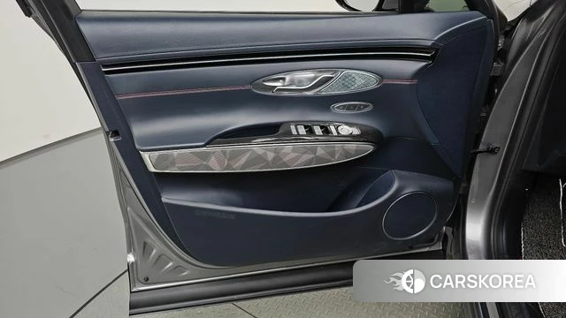 Genesis GV70 id 4501305 из Кореи 16