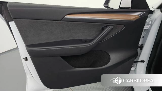 Tesla Model Y id 4584472 из Кореи 16