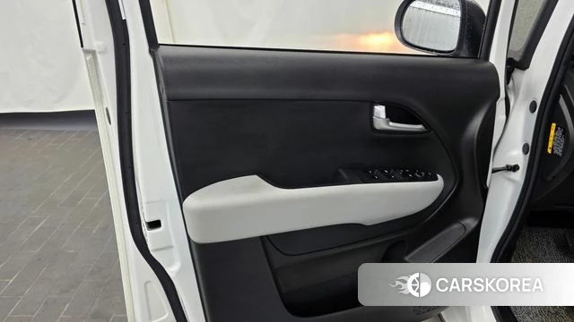 Kia The New Kia Ray EV id 4548965 из Кореи 16