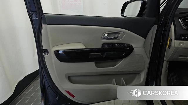 Kia The New Carnival id 4924017 из Кореи 16