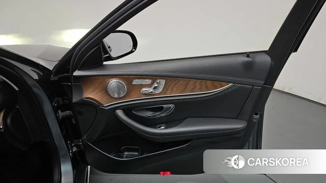 Mercedes-Benz E-Class W213 id 4785325 из Кореи 16