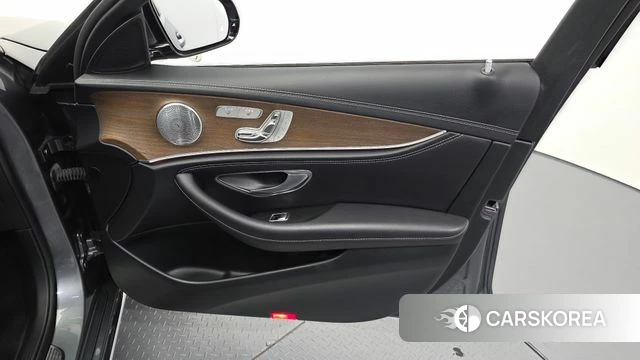 Mercedes-Benz E-Class W213 id 4780836 из Кореи 16