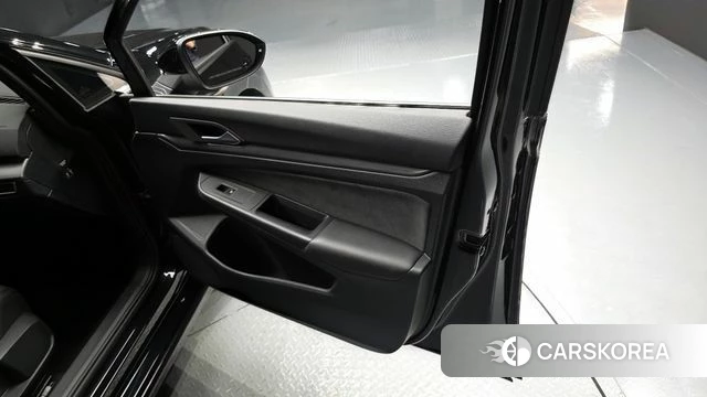 Volkswagen Golf 8th Generation id 4321869 из Кореи 16
