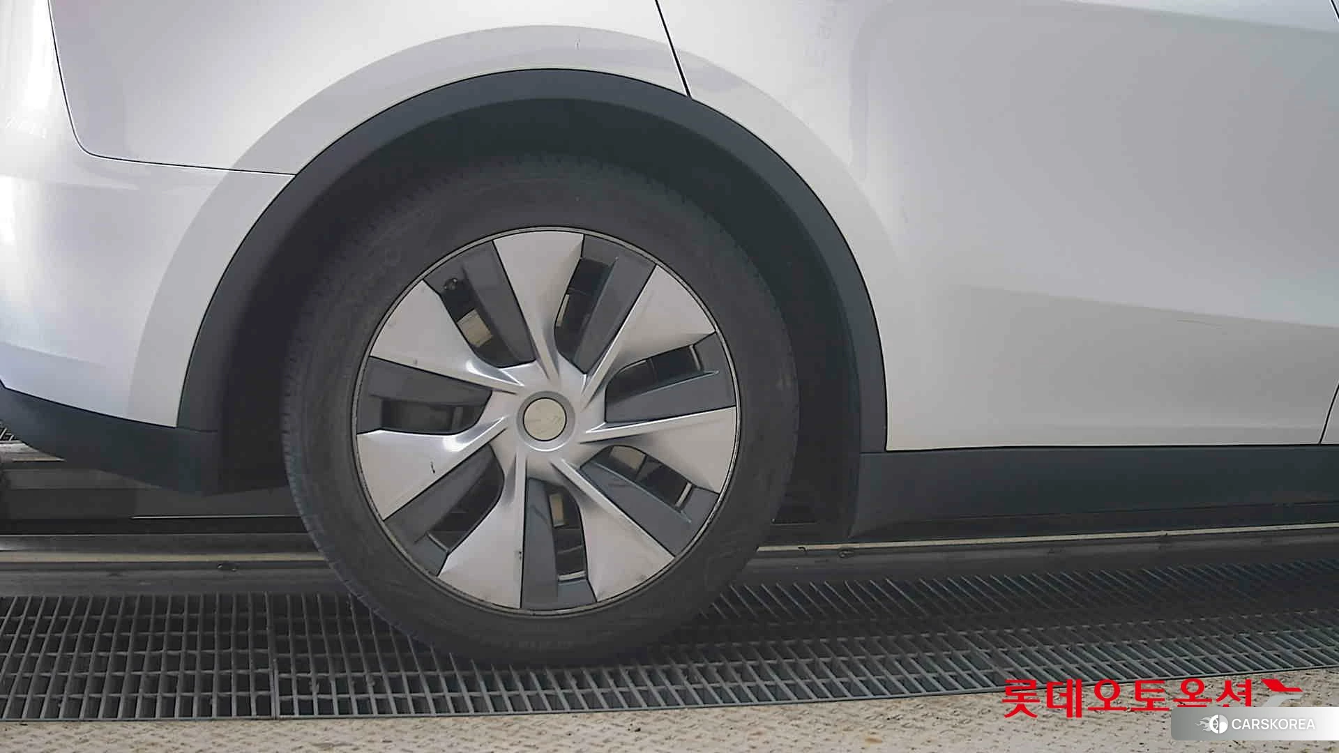 Tesla Model Y RWD id 4909363 из Кореи 16