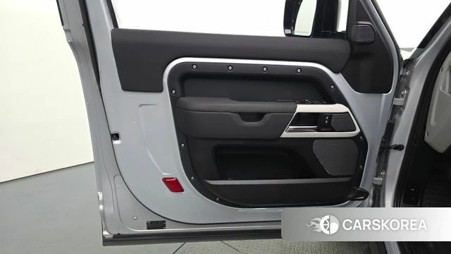 Land Rover Defender (L663) id 4580762 из Кореи 16