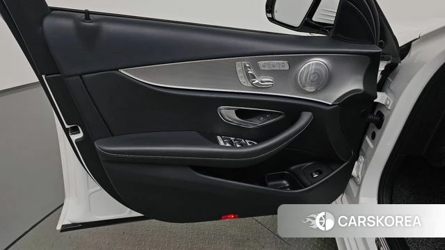 Mercedes-Benz E-Class W213 id 4708566 из Кореи 16