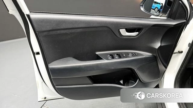 Kia Stonic id 4424994 из Кореи 16