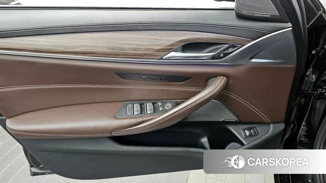 BMW 5 Series (G30) id 4268602 из Кореи 16