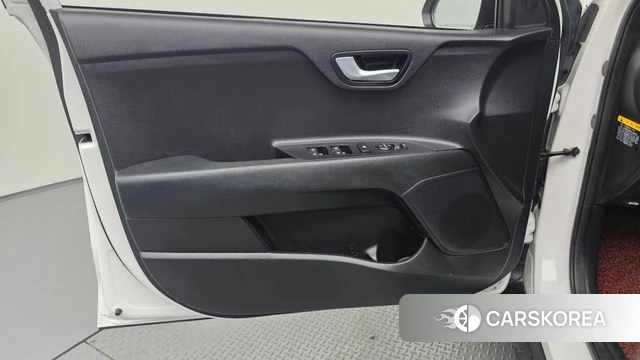 Kia Stonic id 4755306 из Кореи 16
